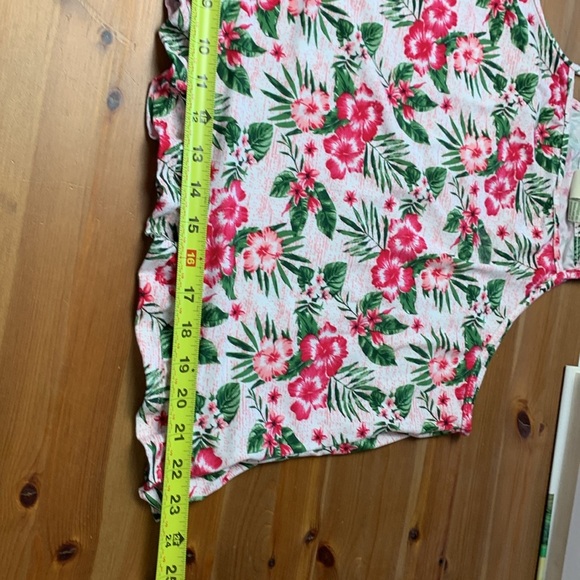 Lucy & Laurel NWOT Soft Summer PJ Set, Adjustable Straps, Stretch, Floral - Picture 14 of 15